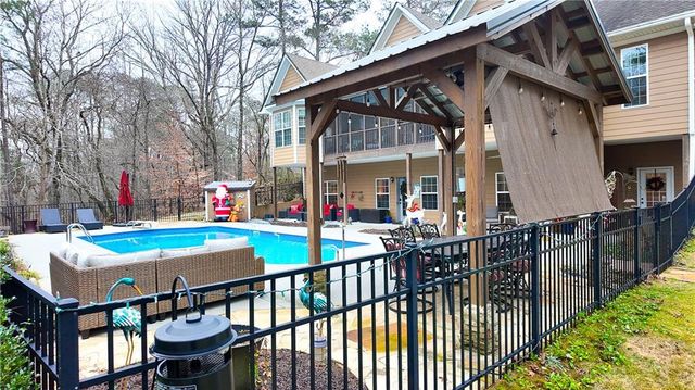 8179 Pineview Court, Villa Rica, GA 30180