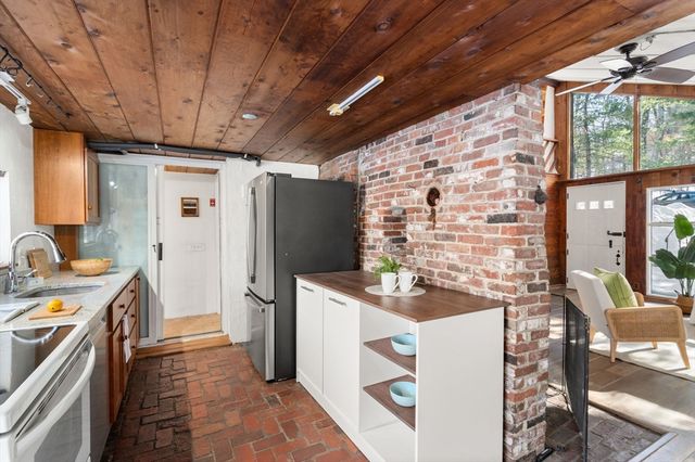 77 Old County Rd., Waltham, MA 02453