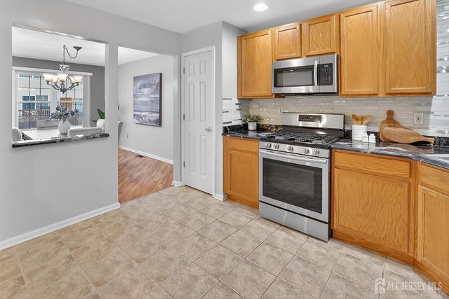 18 Bridgepointe Drive 18, South Amboy, NJ 08879