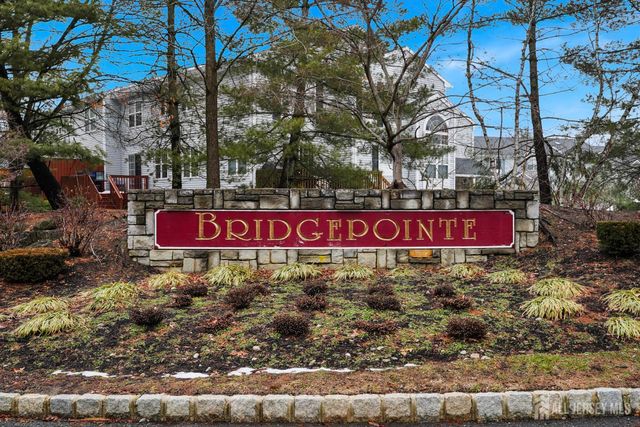 18 Bridgepointe Drive 18, South Amboy, NJ 08879
