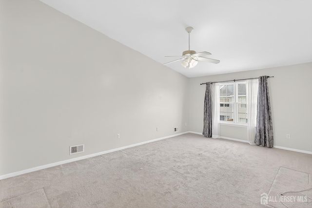 18 Bridgepointe Drive 18, South Amboy, NJ 08879