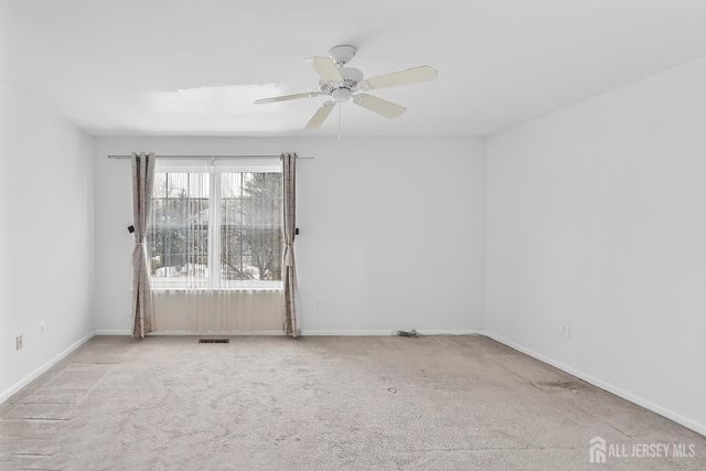 18 Bridgepointe Drive 18, South Amboy, NJ 08879