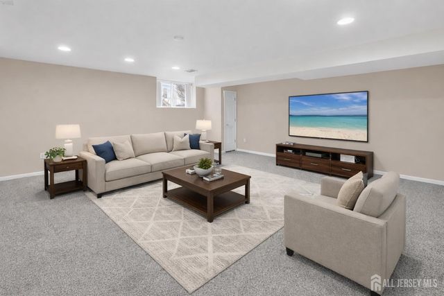 18 Bridgepointe Drive 18, South Amboy, NJ 08879