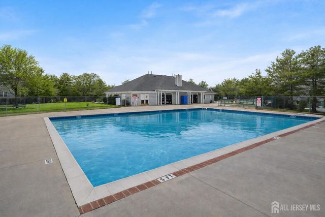 18 Bridgepointe Drive 18, South Amboy, NJ 08879