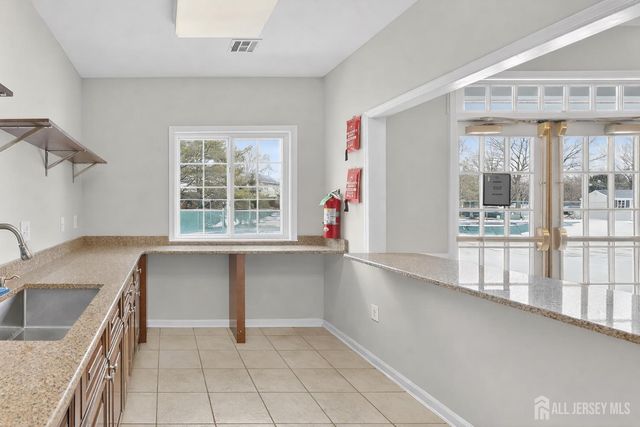 18 Bridgepointe Drive 18, South Amboy, NJ 08879