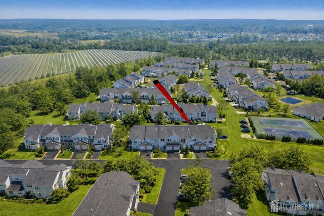 18 Bridgepointe Drive 18, South Amboy, NJ 08879