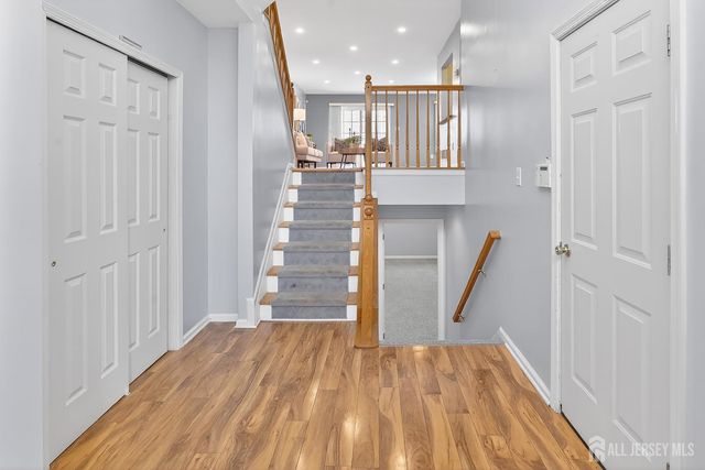 18 Bridgepointe Drive 18, South Amboy, NJ 08879