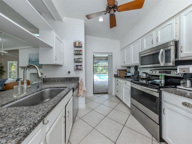 750 SHETLAND CIRCLE, Nokomis, FL 34275