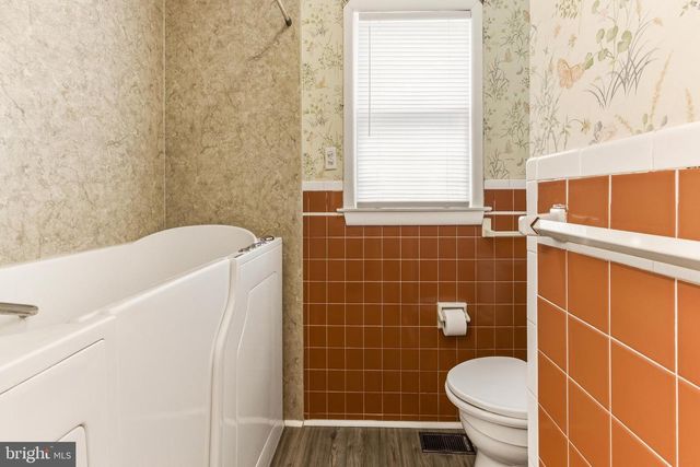 63 PLEASANT VALLEY DR, West Deptford, NJ 08096