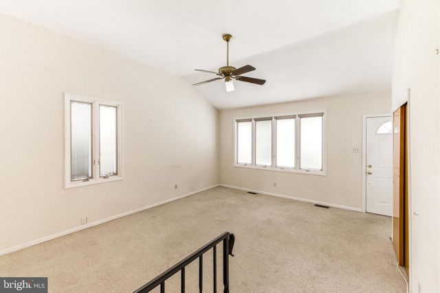 63 PLEASANT VALLEY DR, West Deptford, NJ 08096