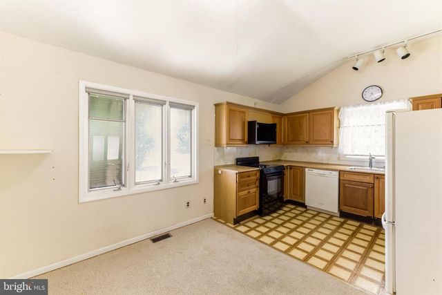63 PLEASANT VALLEY DR, West Deptford, NJ 08096