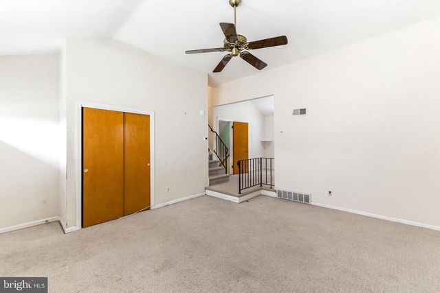 63 PLEASANT VALLEY DR, West Deptford, NJ 08096