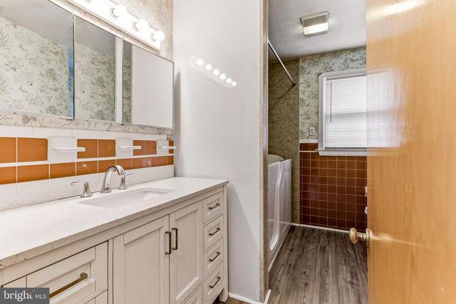 63 PLEASANT VALLEY DR, West Deptford, NJ 08096