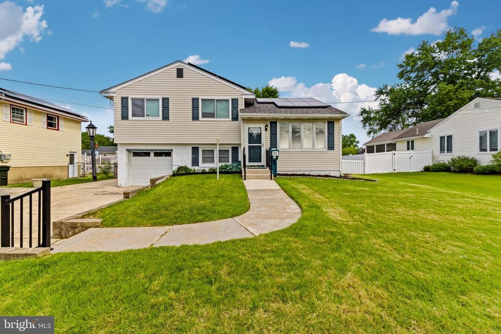 63 PLEASANT VALLEY DR, West Deptford, NJ 08096