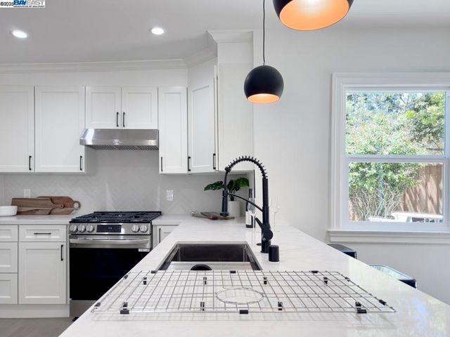 479 Kentucky Ave, Berkeley, CA 94707