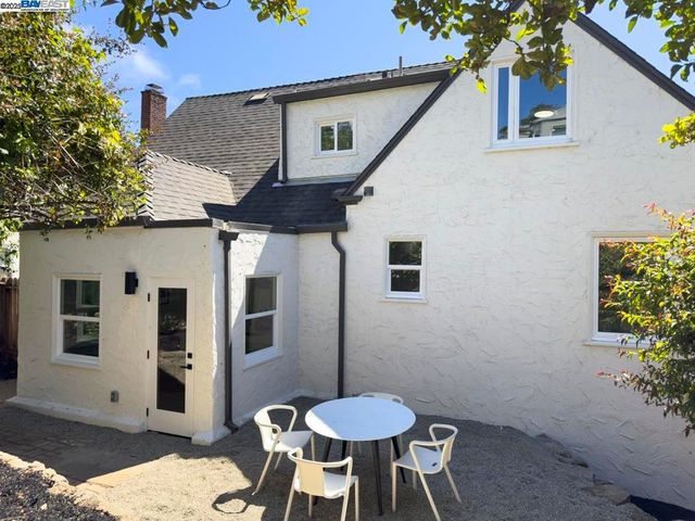 479 Kentucky Ave, Berkeley, CA 94707