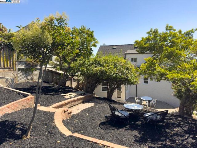 479 Kentucky Ave, Berkeley, CA 94707