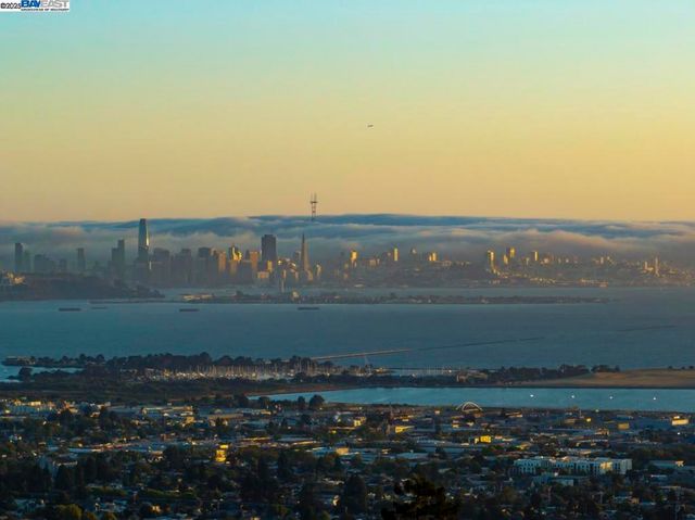 479 Kentucky Ave, Berkeley, CA 94707