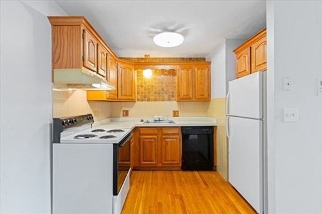 295 Main St 24, Reading, MA 01867