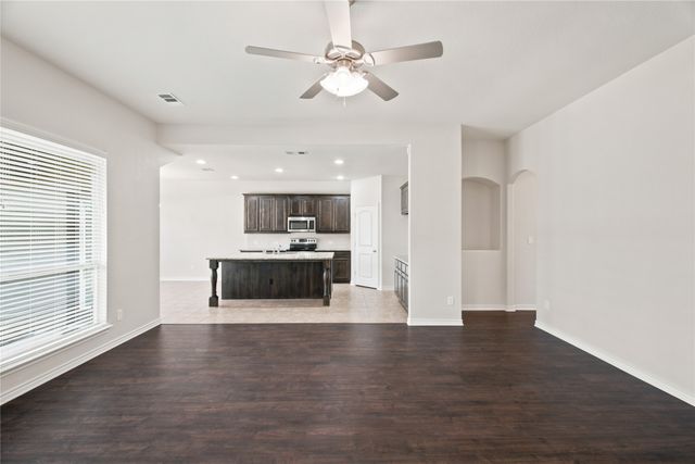 217 Angelina Court, Azle, TX 76020