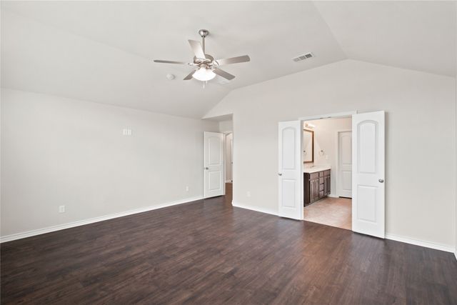 217 Angelina Court, Azle, TX 76020