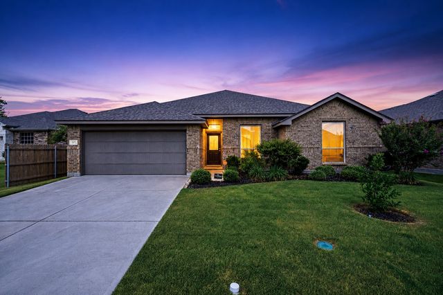 217 Angelina Court, Azle, TX 76020
