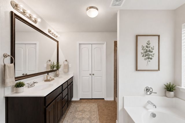 217 Angelina Court, Azle, TX 76020