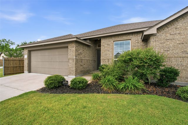 217 Angelina Court, Azle, TX 76020