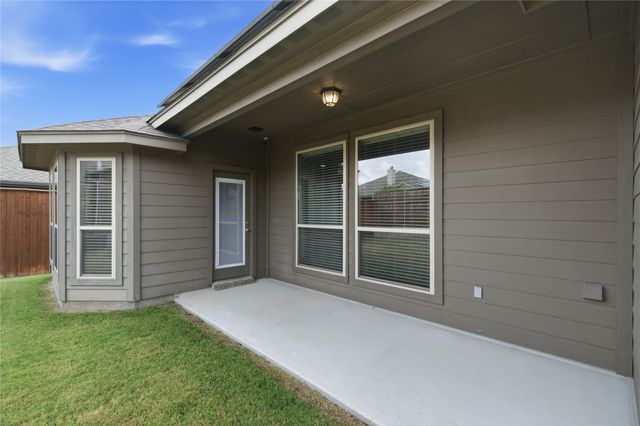 217 Angelina Court, Azle, TX 76020