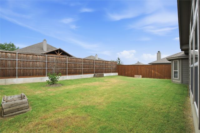 217 Angelina Court, Azle, TX 76020