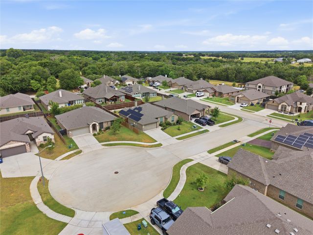 217 Angelina Court, Azle, TX 76020