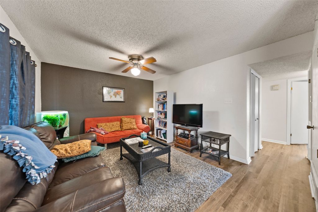1421 S 12th Street 210, Waco, TX 76706
