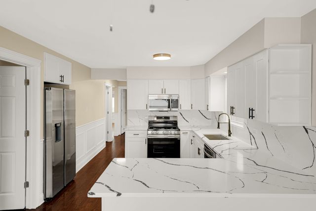 12930 S Carpenter Street, Calumet Park, IL 60827