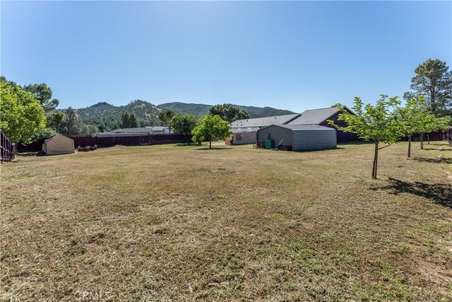 17706 Holly Way, Clearlake Oaks, CA 95423