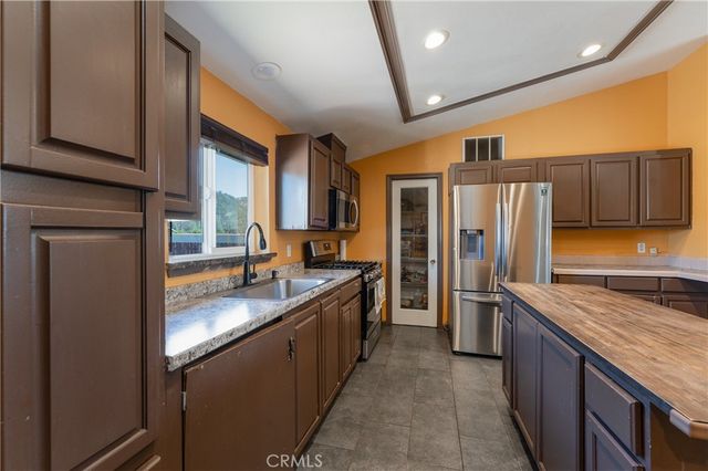 17706 Holly Way, Clearlake Oaks, CA 95423