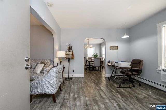 25 Comfort Place, Clifton, NJ 07011