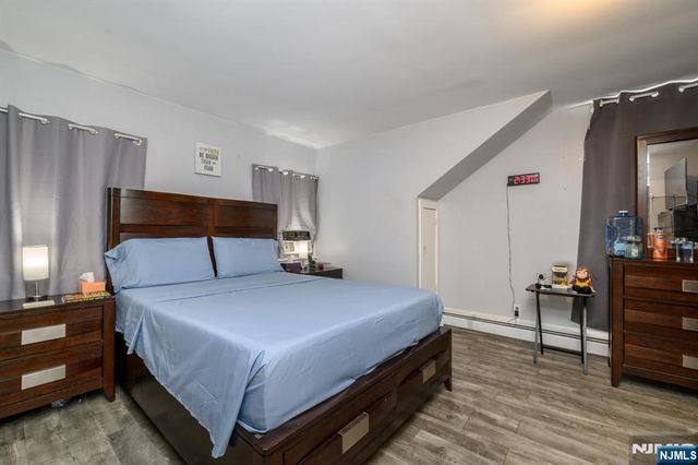 25 Comfort Place, Clifton, NJ 07011