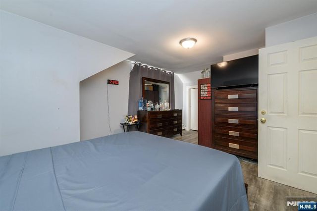 25 Comfort Place, Clifton, NJ 07011