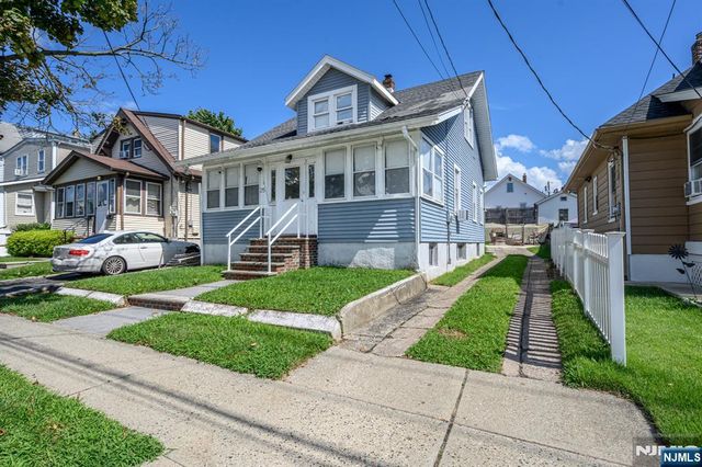 25 Comfort Place, Clifton, NJ 07011