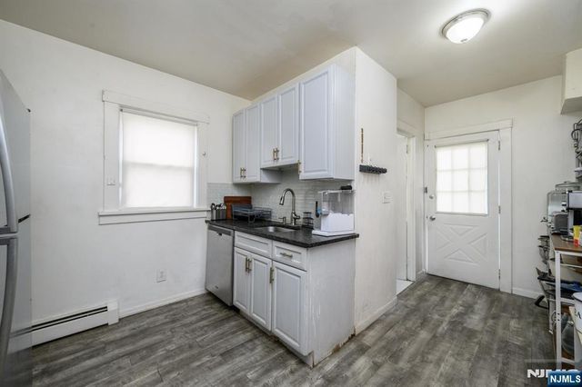 25 Comfort Place, Clifton, NJ 07011