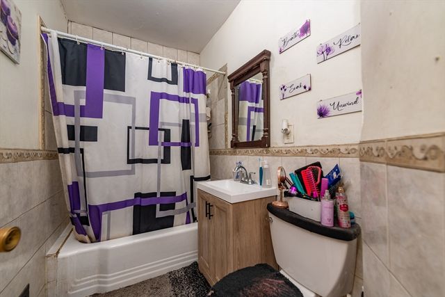 18 Santuit St, Boston, MA 02124