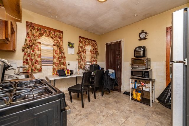 18 Santuit St, Boston, MA 02124