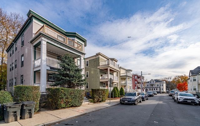 18 Santuit St, Boston, MA 02124