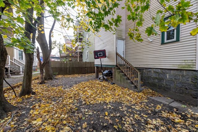 18 Santuit St, Boston, MA 02124