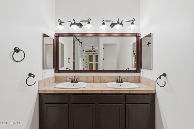 1907 E AZALEA Court, Gilbert, AZ 85298