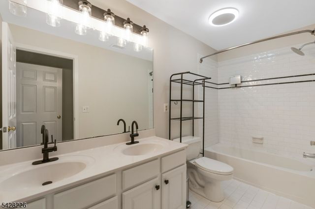26 Heatherwood Lane, Bedminster Twp., NJ 07921