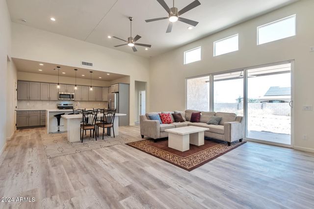 1298 W CALLE TUBERIA --, Casa Grande, AZ 85194