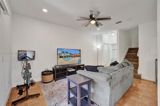 1315 N Santa Catalina Circle 1315, North Lauderdale, FL 33068