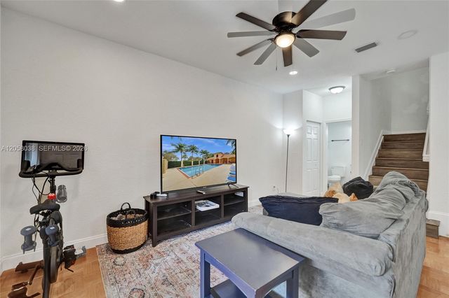 1315 N Santa Catalina Circle 1315, North Lauderdale, FL 33068