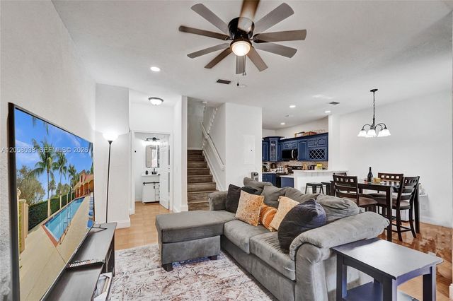 1315 N Santa Catalina Circle 1315, North Lauderdale, FL 33068